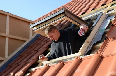 Pose de fenêtres de toit Velux à Sigoyer